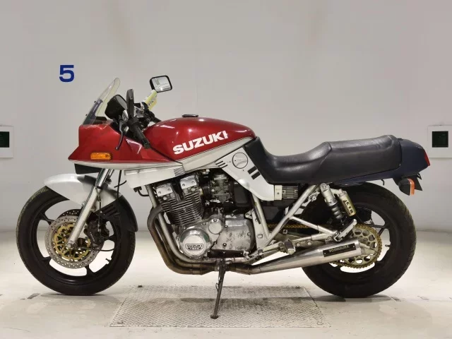Suzuki GSX1100S KATANA