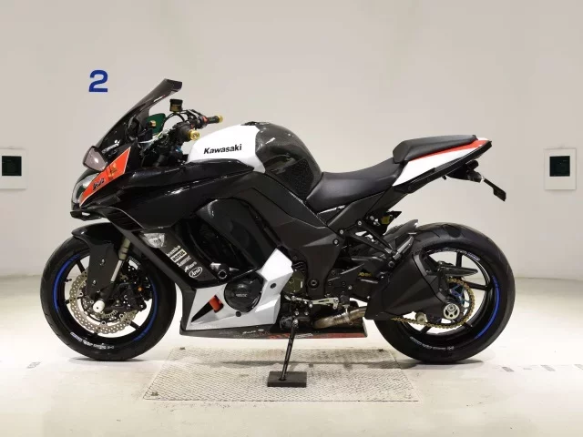 Kawasaki Z1000SXA
