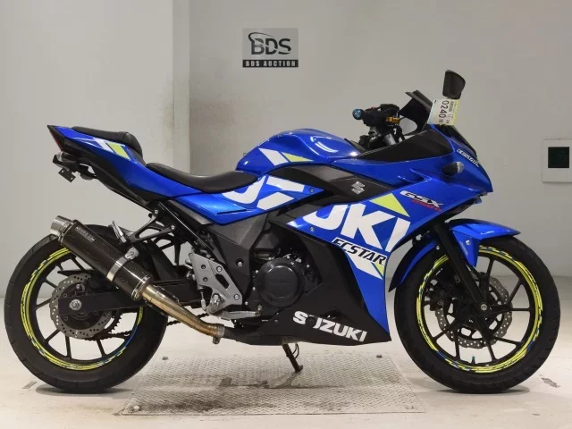 Suzuki GSX250RA лот № 0240 оценка 4  с аукциона в Японии