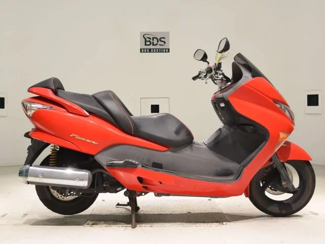 Honda FORZA Z лот № 7871 оценка 4  с аукциона в Японии