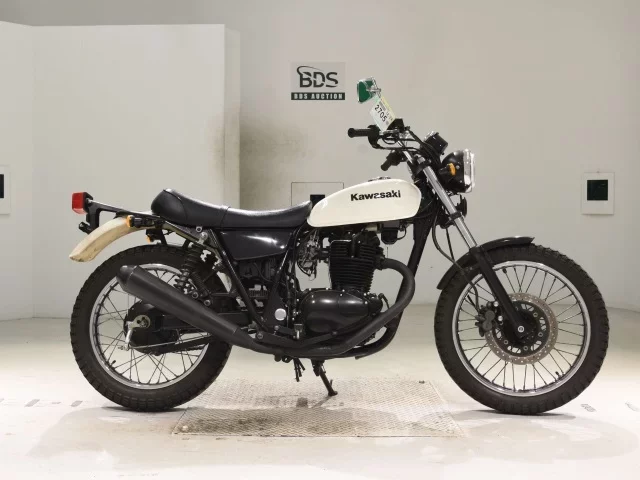 Kawasaki 250TR лот № 2705 оценка 4  с аукциона в Японии