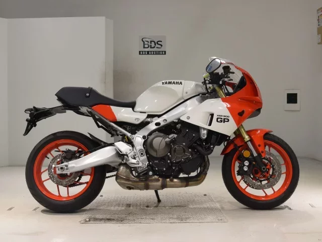 Yamaha XSR900GP лот № 0302 оценка 8  с аукциона в Японии
