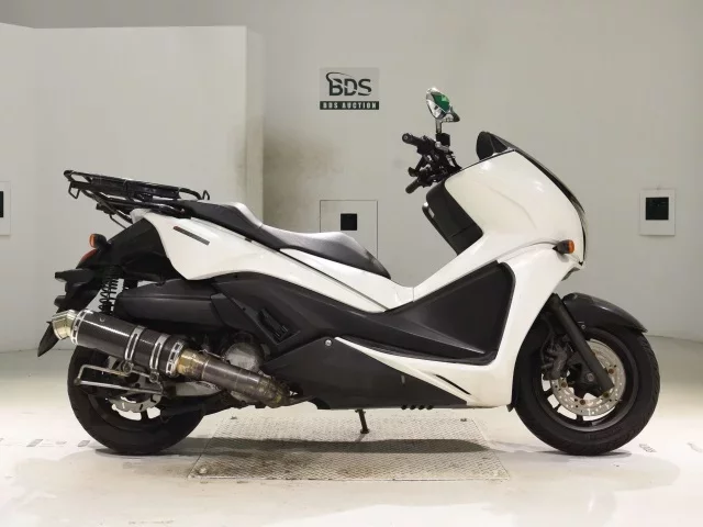 Honda PHASE лот № 7774 оценка 4  с аукциона в Японии