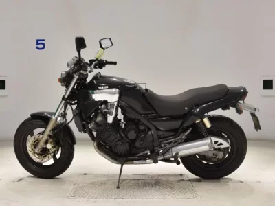 Yamaha FZX750