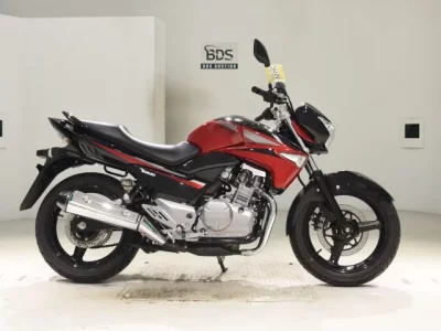 Suzuki GSR250  с аукциона в Японии