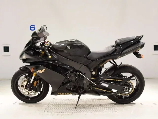 Yamaha YZF-R1