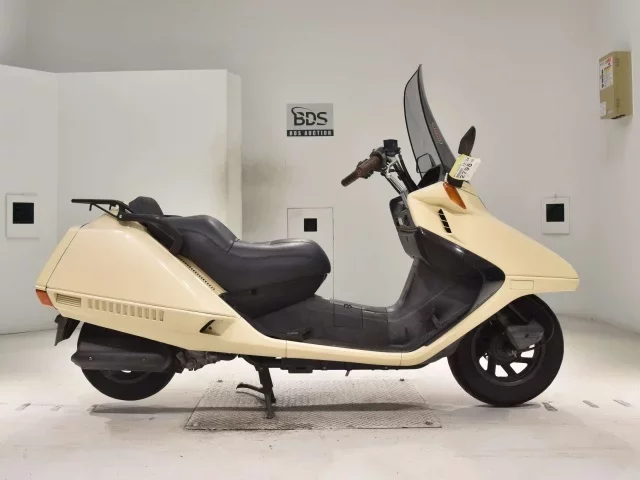 Honda FUSION лот № 2798 оценка 4  с аукциона в Японии