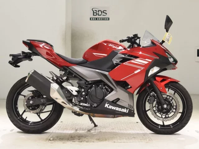 Kawasaki NINJA250-2 лот № 2911 оценка 5  с аукциона в Японии