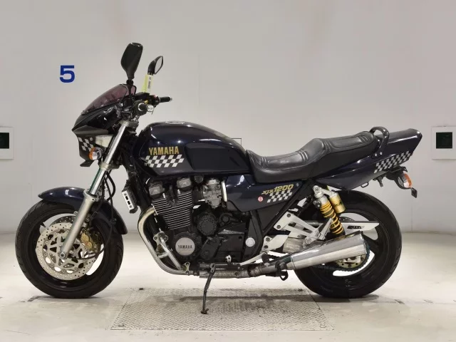 Yamaha XJR1200