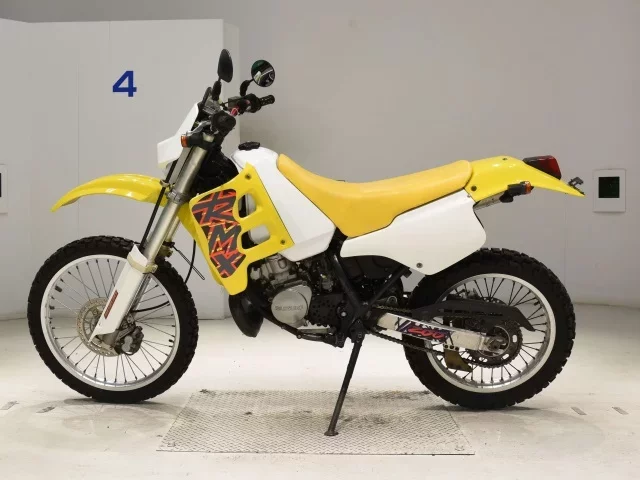 Suzuki TS200R