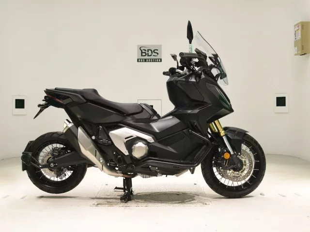 Honda X-ADV750-2 лот № 7706 оценка 5  с аукциона в Японии