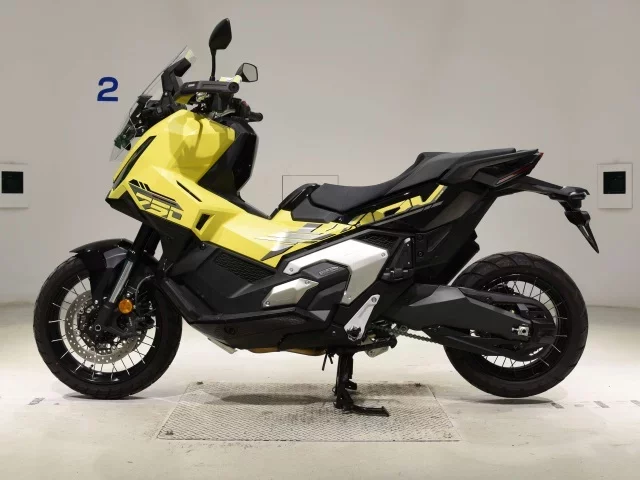 Honda X-ADV750-2