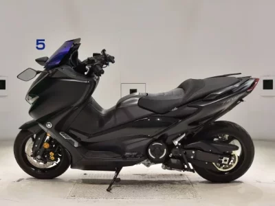 Yamaha T-MAX560T лот № 2707 оценка 6  с аукциона в Японии 2