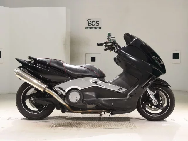 Yamaha T-MAX500 лот № 5377 оценка 4  с аукциона в Японии