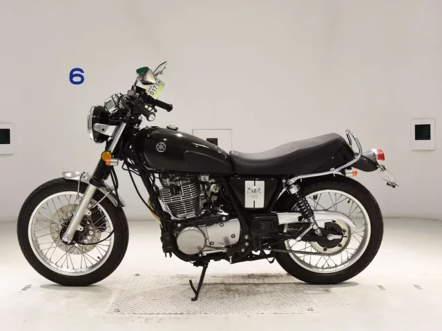 Yamaha SR400-5