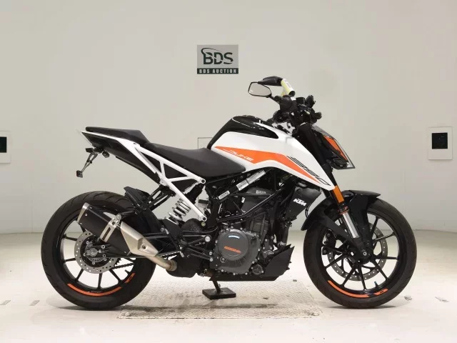 KTM  390 DUKE лот № 7740 оценка 6  с аукциона в Японии