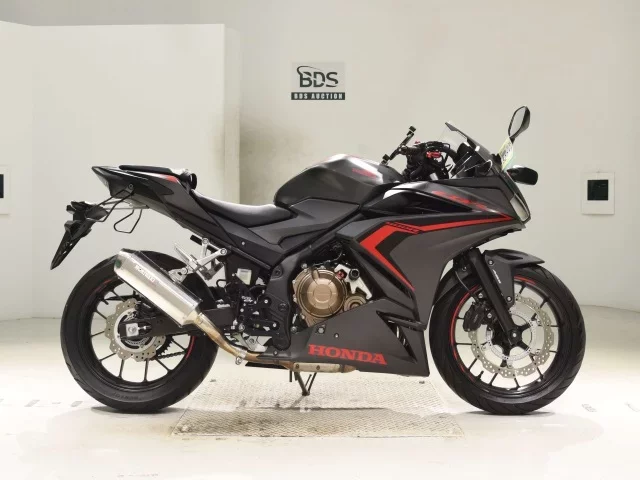 Honda CBR400R-2 лот № 5221 оценка 6  с аукциона в Японии