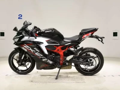 Kawasaki ZX-25R лот № 2921 оценка 5  с аукциона в Японии 2