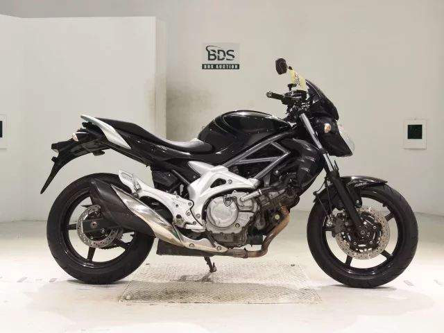 Suzuki GLADIUS400 лот № 5084 оценка 4  с аукциона в Японии