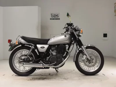 Yamaha SR400-3  с аукциона в Японии