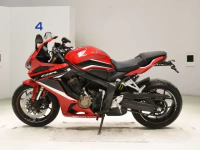 Honda CBR650R лот № 7648 оценка 5  с аукциона в Японии 2