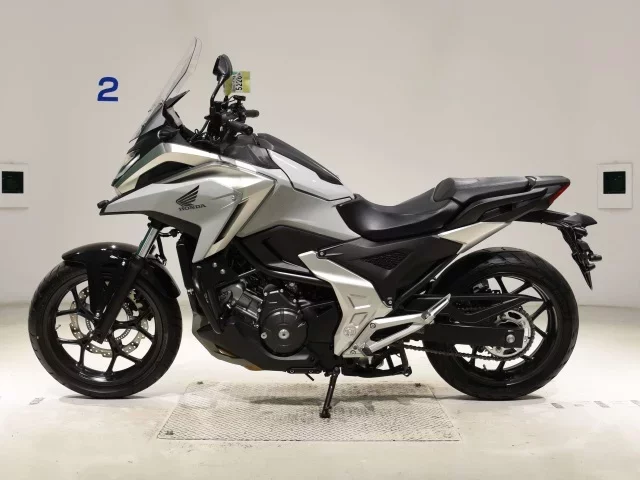 Honda NC750XD-3