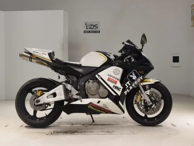 Honda CBR600RR лот № 7644 оценка 4  с аукциона в Японии