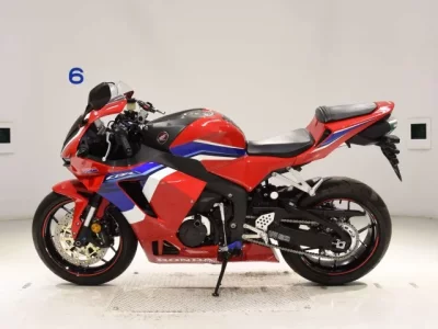 Honda CBR600RR-4 лот № 0167 оценка 7  с аукциона в Японии 2