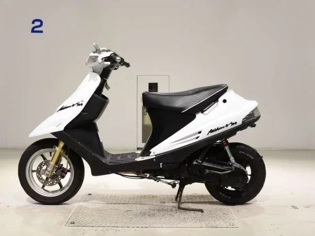 Suzuki ADDRESS V100