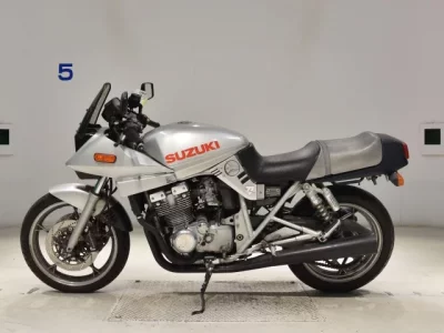 Suzuki GSX400S KATANA