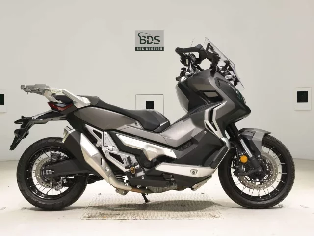 Honda X-ADV750 лот № 5260 оценка 5  с аукциона в Японии