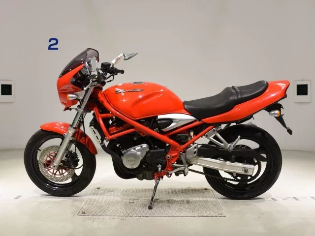 Suzuki BANDIT250-1