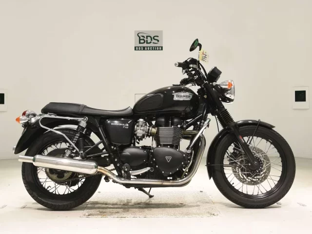 Triumph  BONNEVILLE T100 лот № 7764 оценка 4  с аукциона в Японии