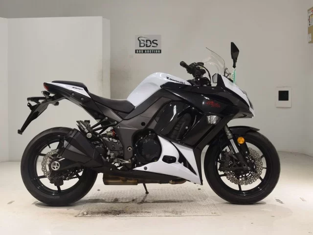 Kawasaki NINJA1000 лот № 0126 оценка 4  с аукциона в Японии