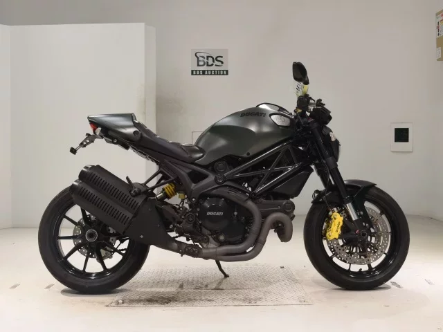 Ducati  MONSTER 1100 EVO лот № 0139 оценка 4  с аукциона в Японии