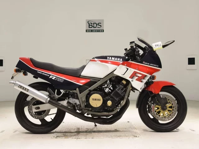 Yamaha FZ750
