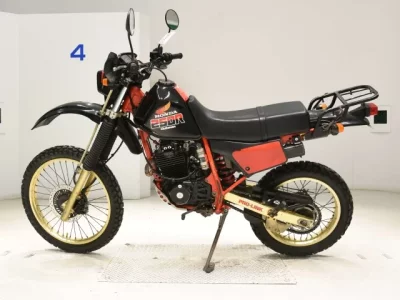 Honda XLR250R-1