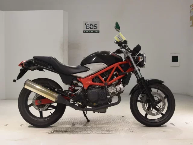 Honda VTR250 лот № 0479 оценка 4  с аукциона в Японии