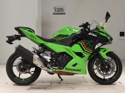 Kawasaki NINJA400-2