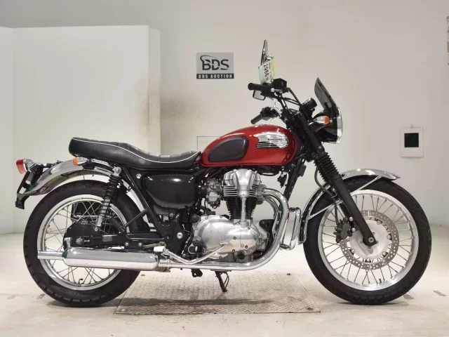 Kawasaki W400 лот № 2966 оценка 4  с аукциона в Японии
