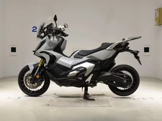 Honda X-ADV750-2