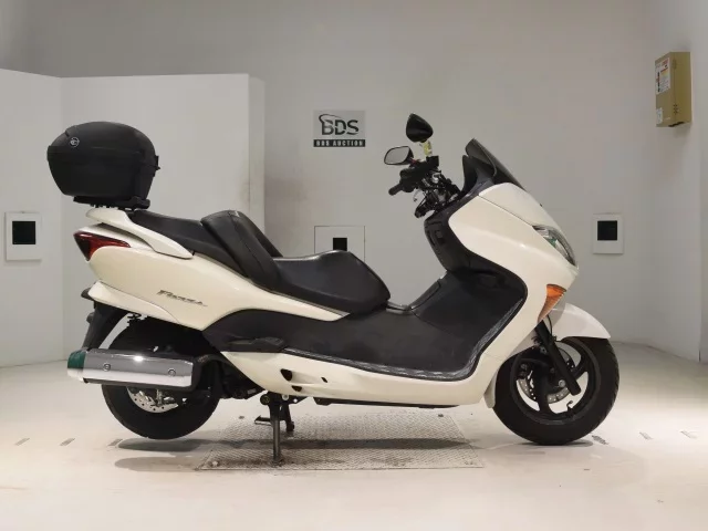 Honda FORZA Z лот № 0211 оценка 4  с аукциона в Японии