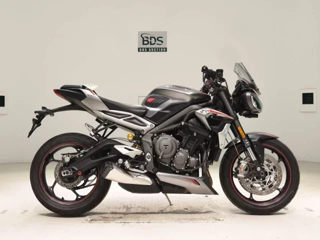 Triumph  STREET TRIPLE RS лот № 7661 оценка 5  с аукциона в Японии