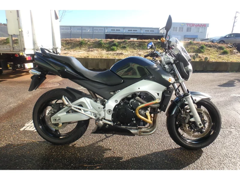 Suzuki GSR400