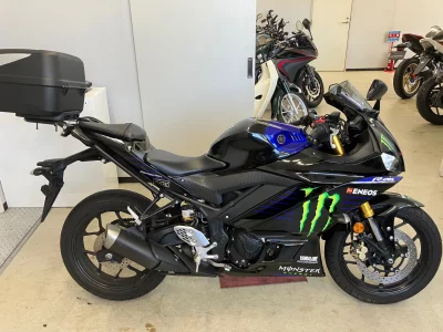 Yamaha YZF-R25 ABS