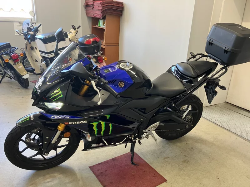 Yamaha YZF-R25 ABS