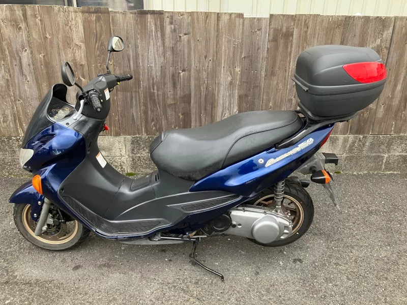 Suzuki AVENIS150