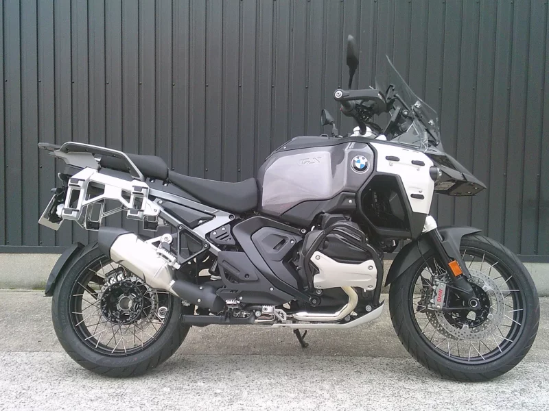 BMW  R1300GS ADV лот № 02073 оценка 8  с аукциона в Японии