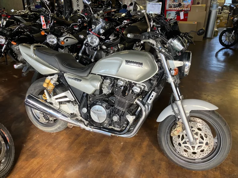 Yamaha XJR1200