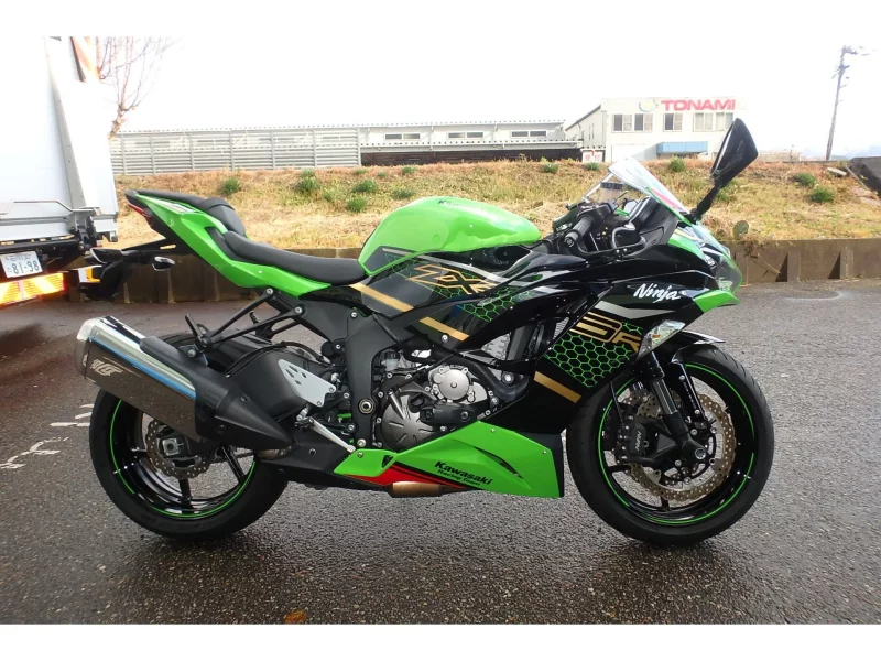 Kawasaki NINJA ZX-6R лот № 04186 оценка 5  с аукциона в Японии